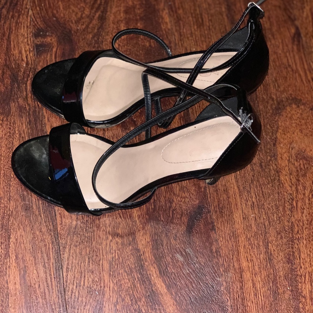 Ladies Heels - Picture 3 of 3